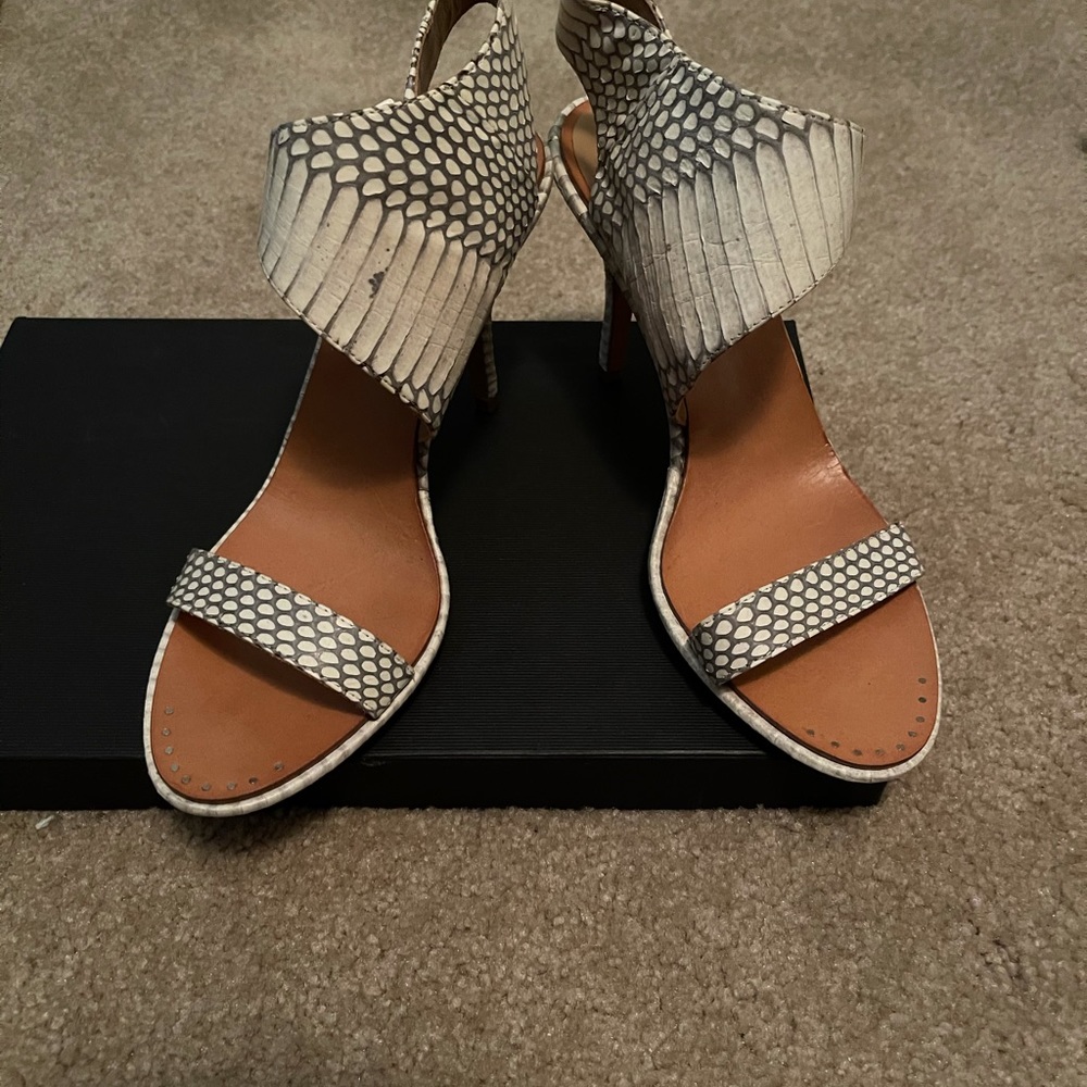 Open toe leather sandals